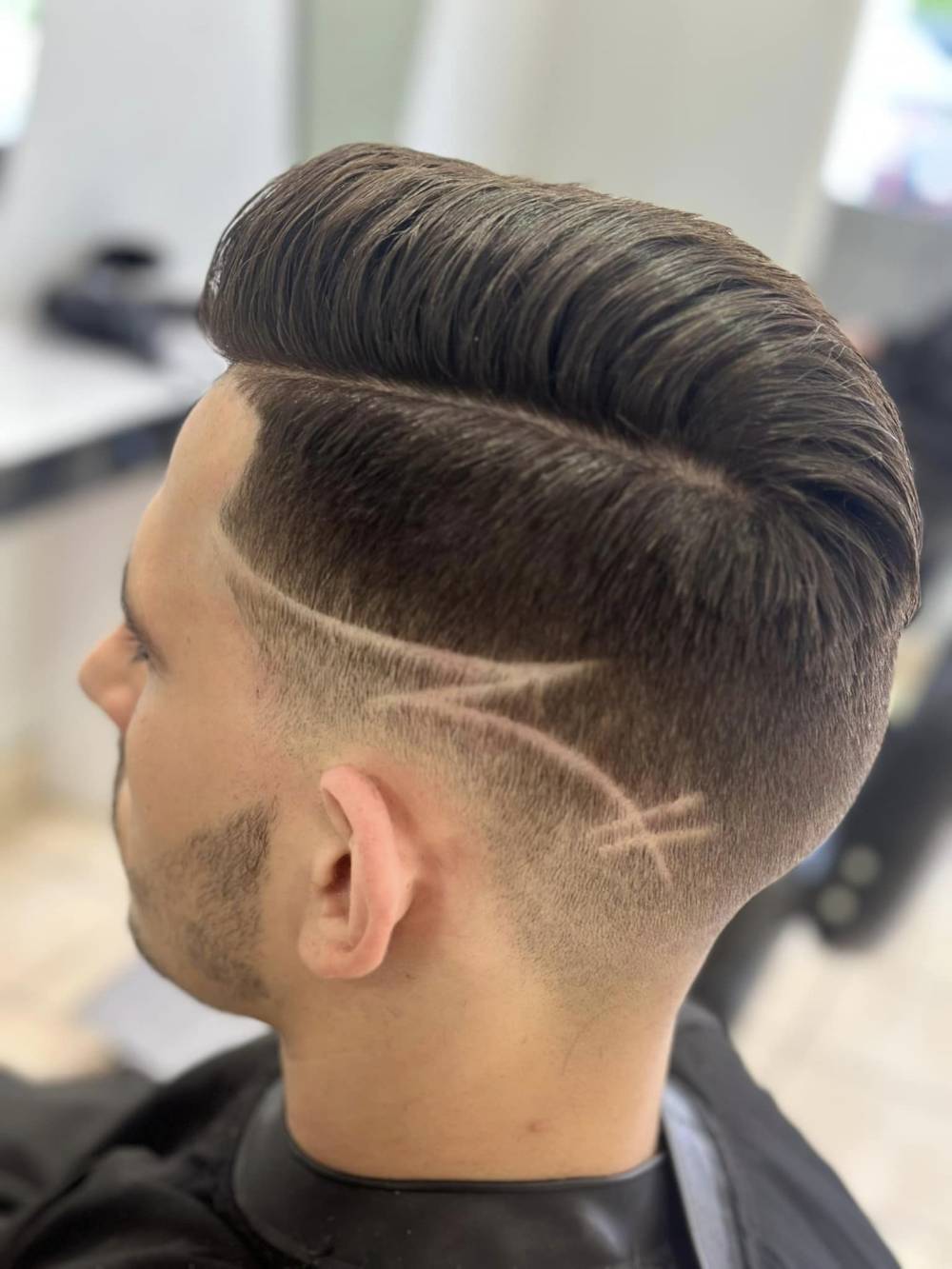 Coupe avec dessin